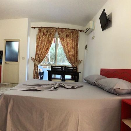 Hotel Otrant Велипойе Экстерьер фото